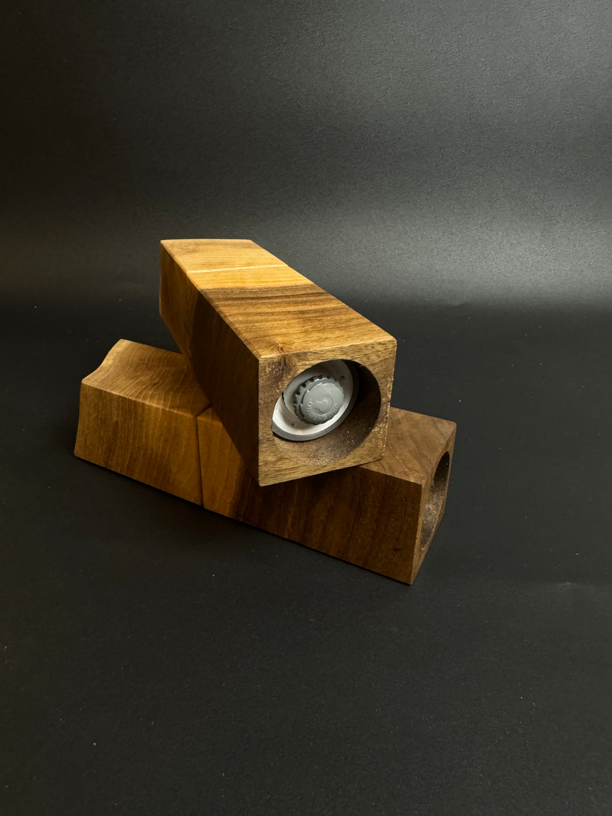 Gewürzmühlenpaar aus Nussbaum