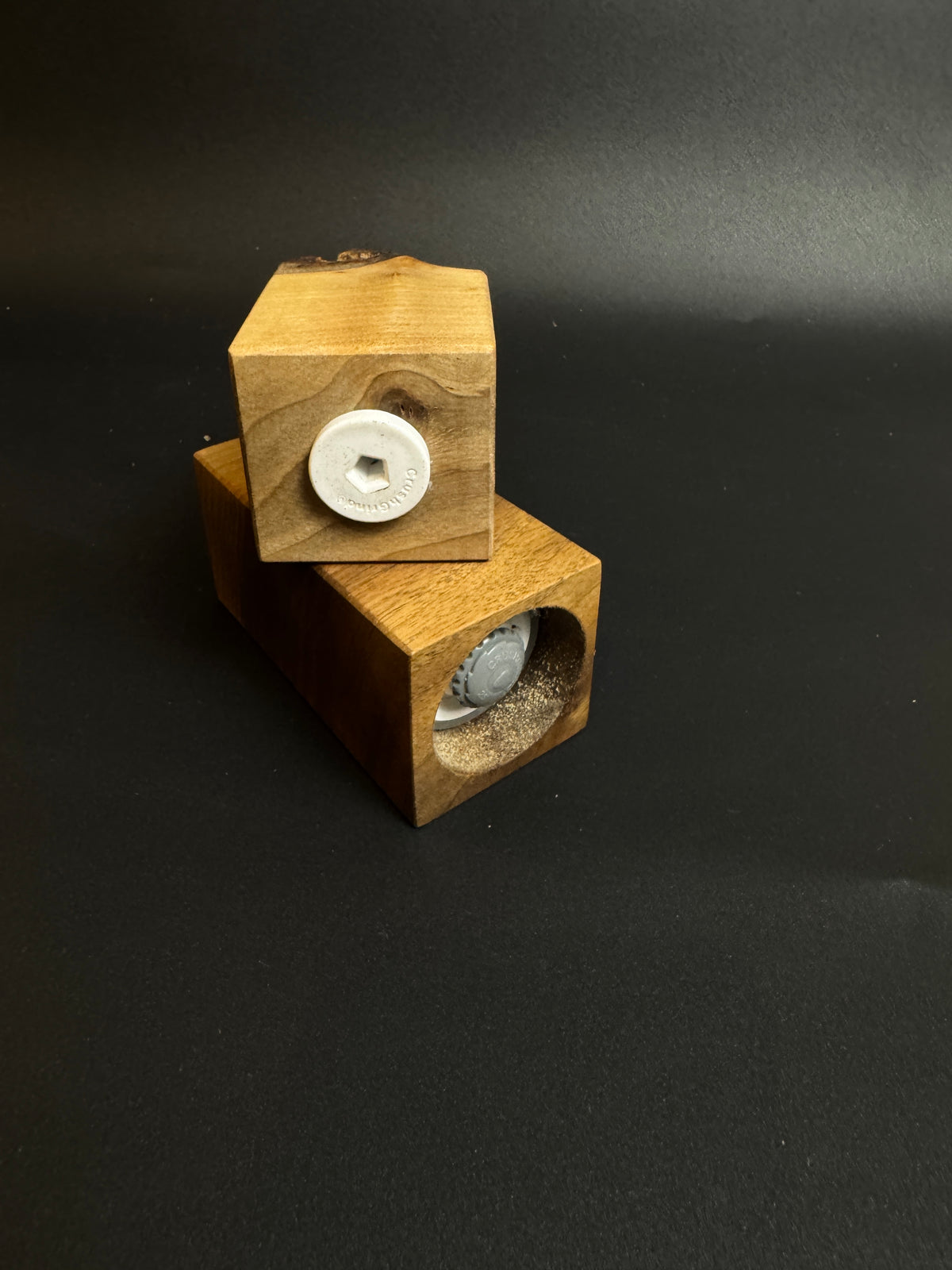 Gewürzmühle aus Nussbaum