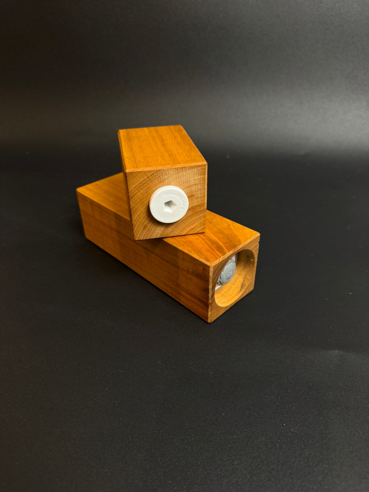Gewürzmühle aus Kirschbaum