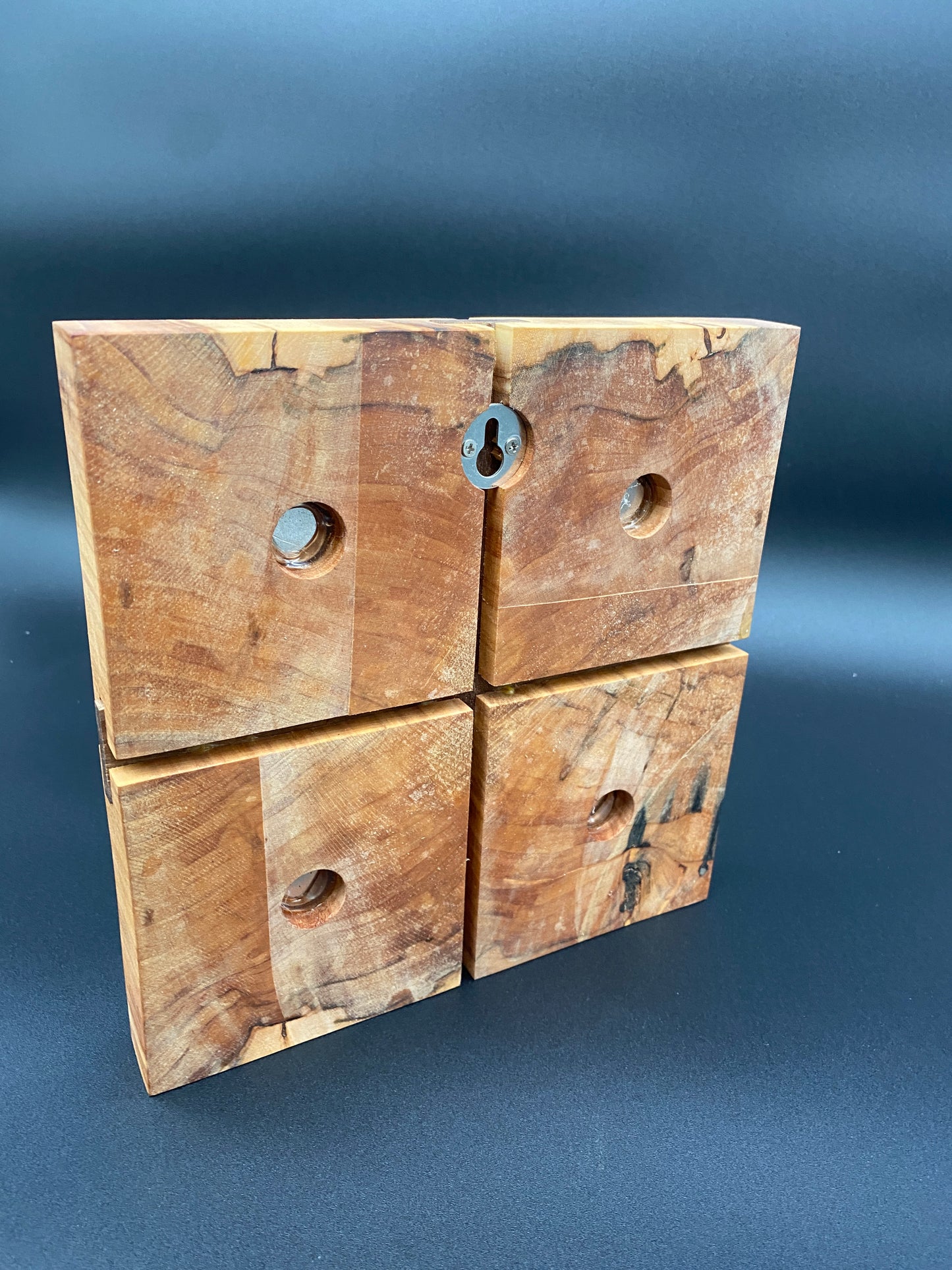Magnetisches Schlüsselbrett aus besonderem Ahornholz