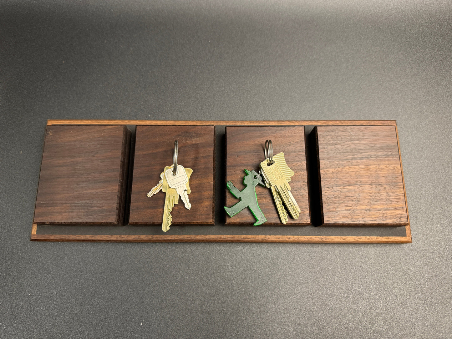 Messer oder Schlüsselleiste zur Wandbefestigung Nr. 123