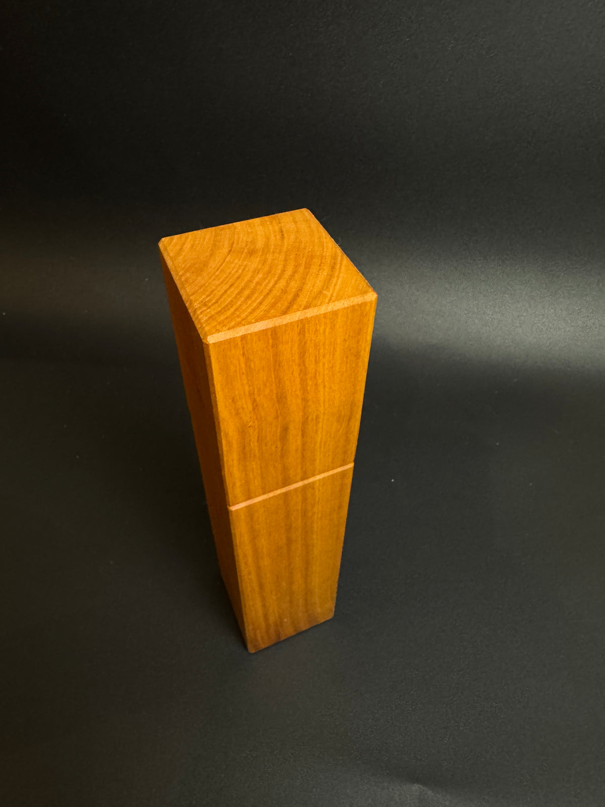 Gewürzmühle aus Kirschbaum