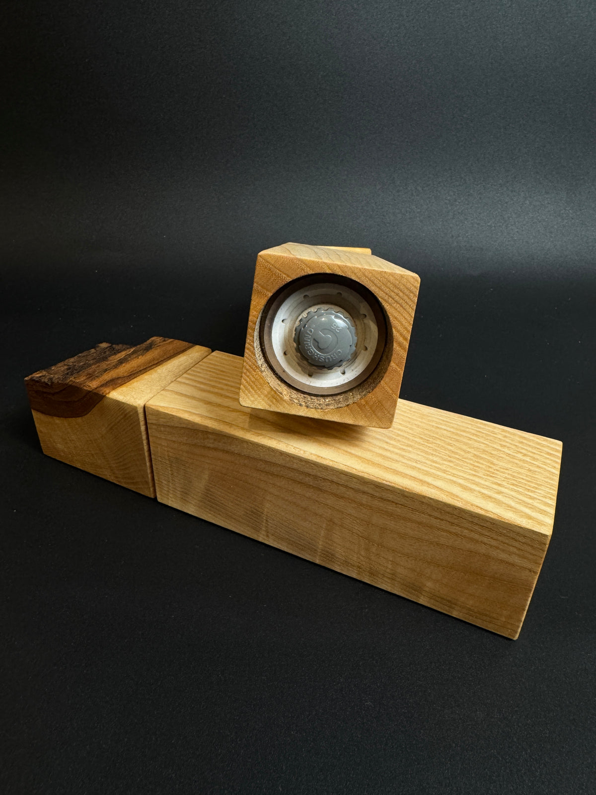 Gewürzmühlenpaar aus Esche