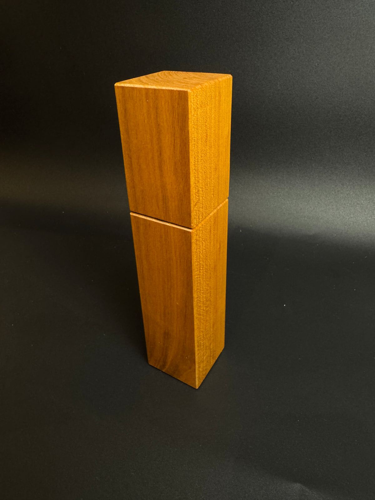 Gewürzmühle aus Kirschbaum