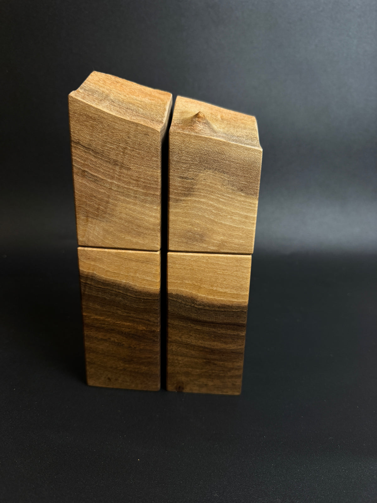 Gewürzmühlenpaar aus Nussbaum