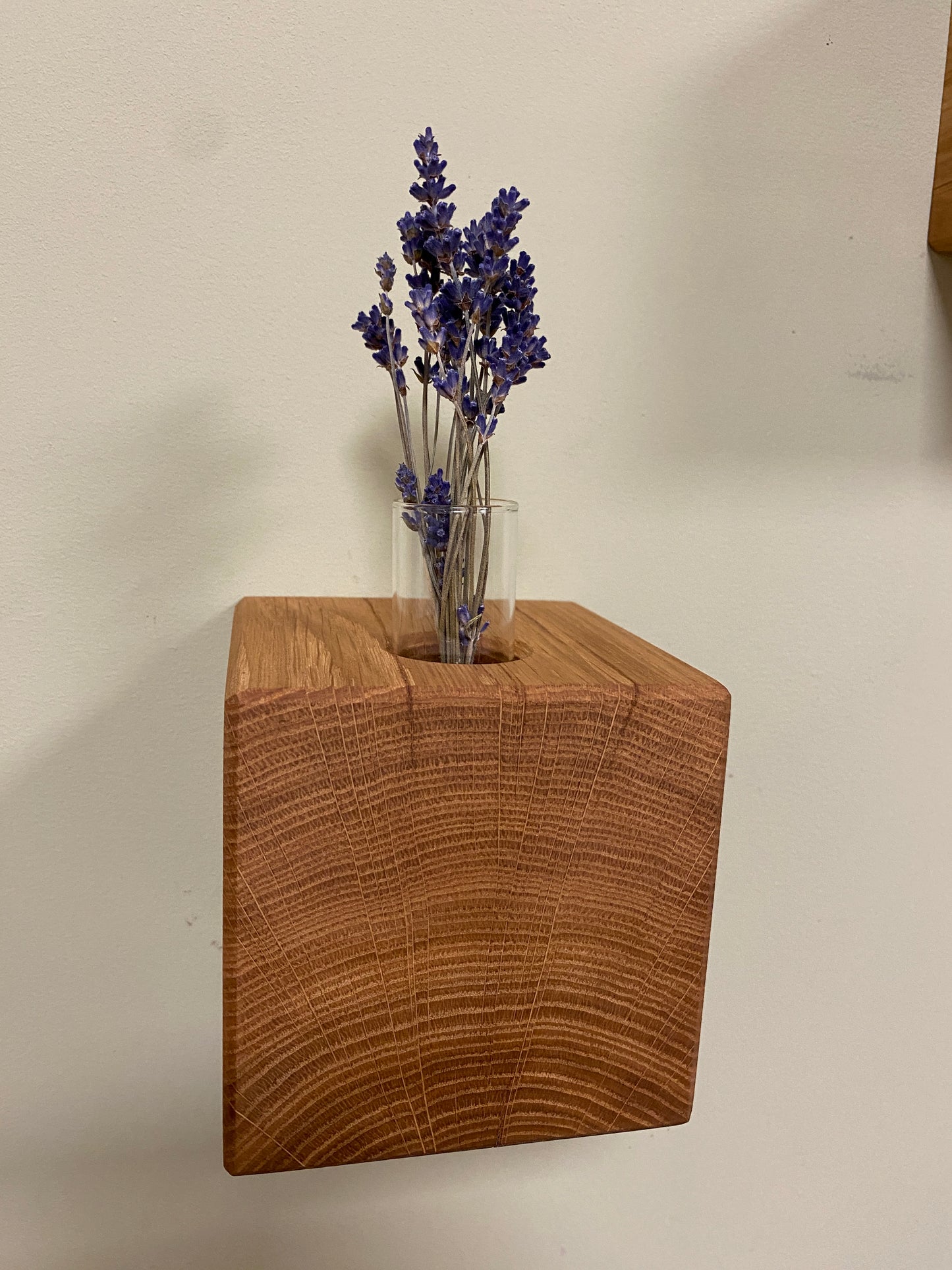 Deko Eichenbalken für die Wand, Kerzenhalter oder Blumenvase. Ablageboard Wanddekoration