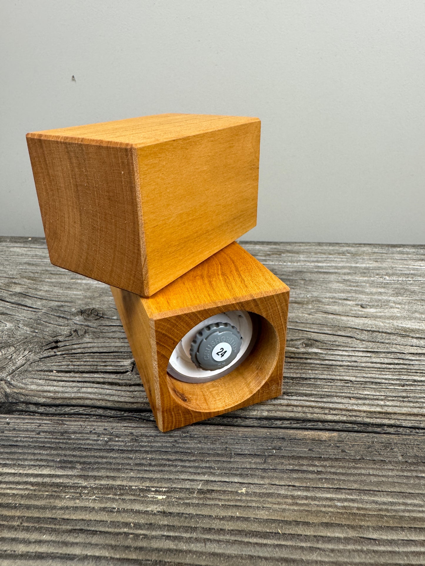Salz oder Pfeffermühle Nr. 24