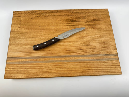 Schneidebrett aus Roteiche mit Nussbaum