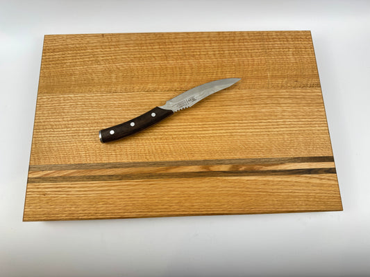 Schneidebrett aus Roteiche mit Nussbaum