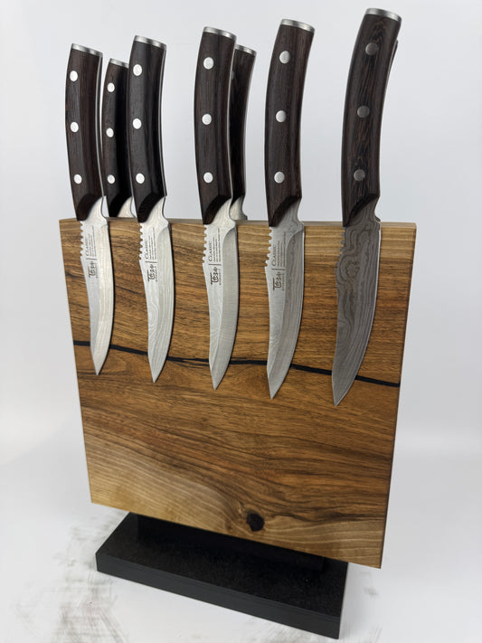 Magnetischer Messerblock aus Nussbaum mit Schiefersockel