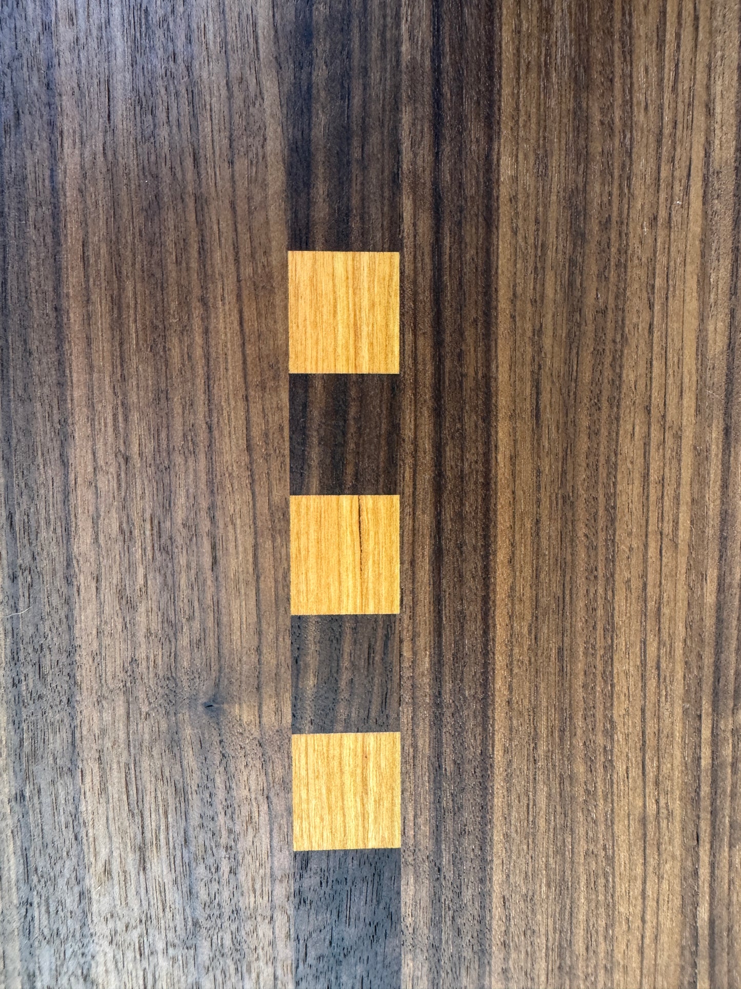 Holzschneidebrett Nr. 110    Schwarznuss mit Kirschbaum