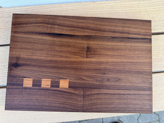 Holzschneidebrett Nr. 111    Schwarznuss mit Kirschbaum