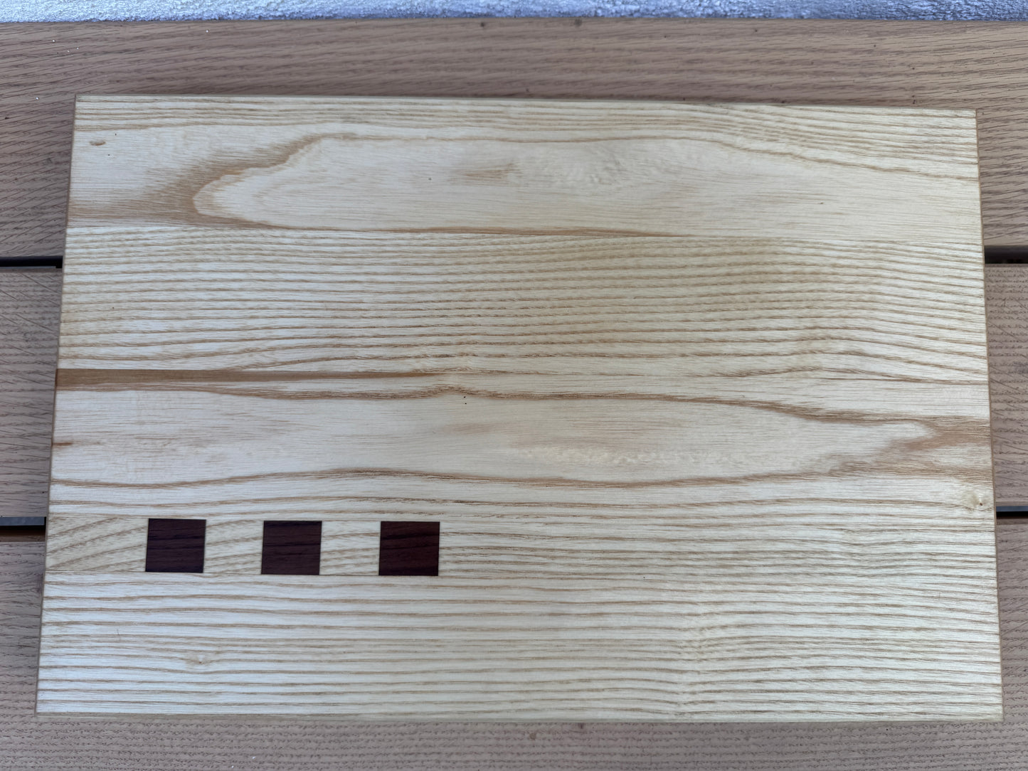 Holzschneidebrett Nr. 114  Esche mit Schwarznuss