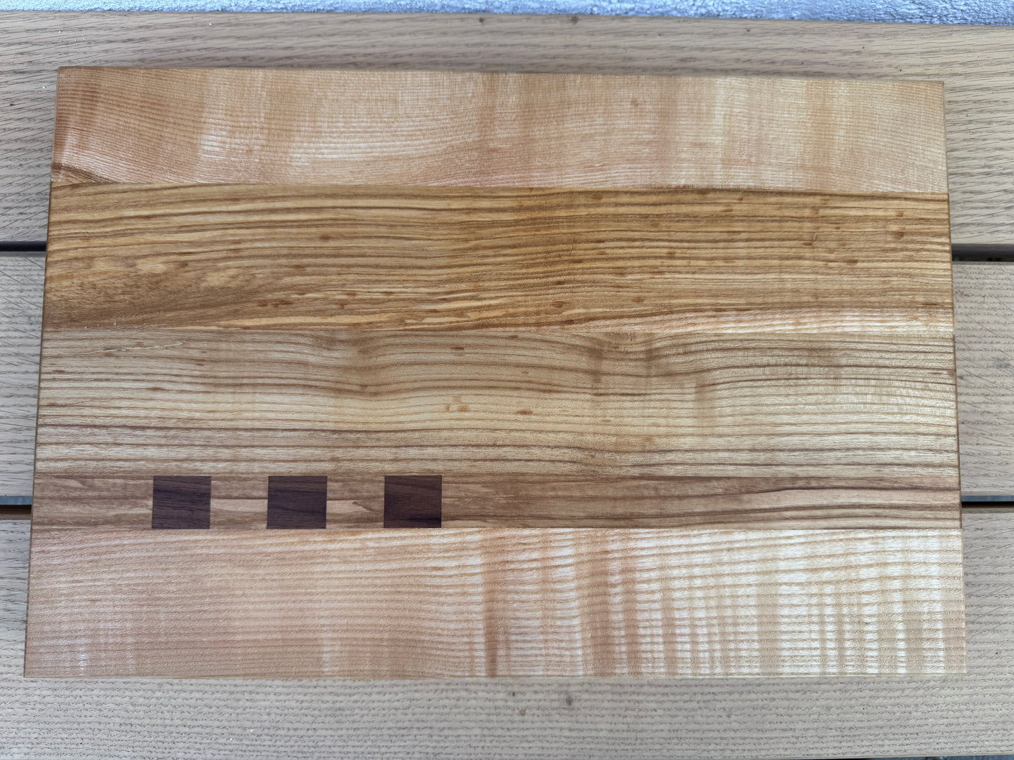 Holzschneidebrett Nr. 116  Esche mit Schwarznuss