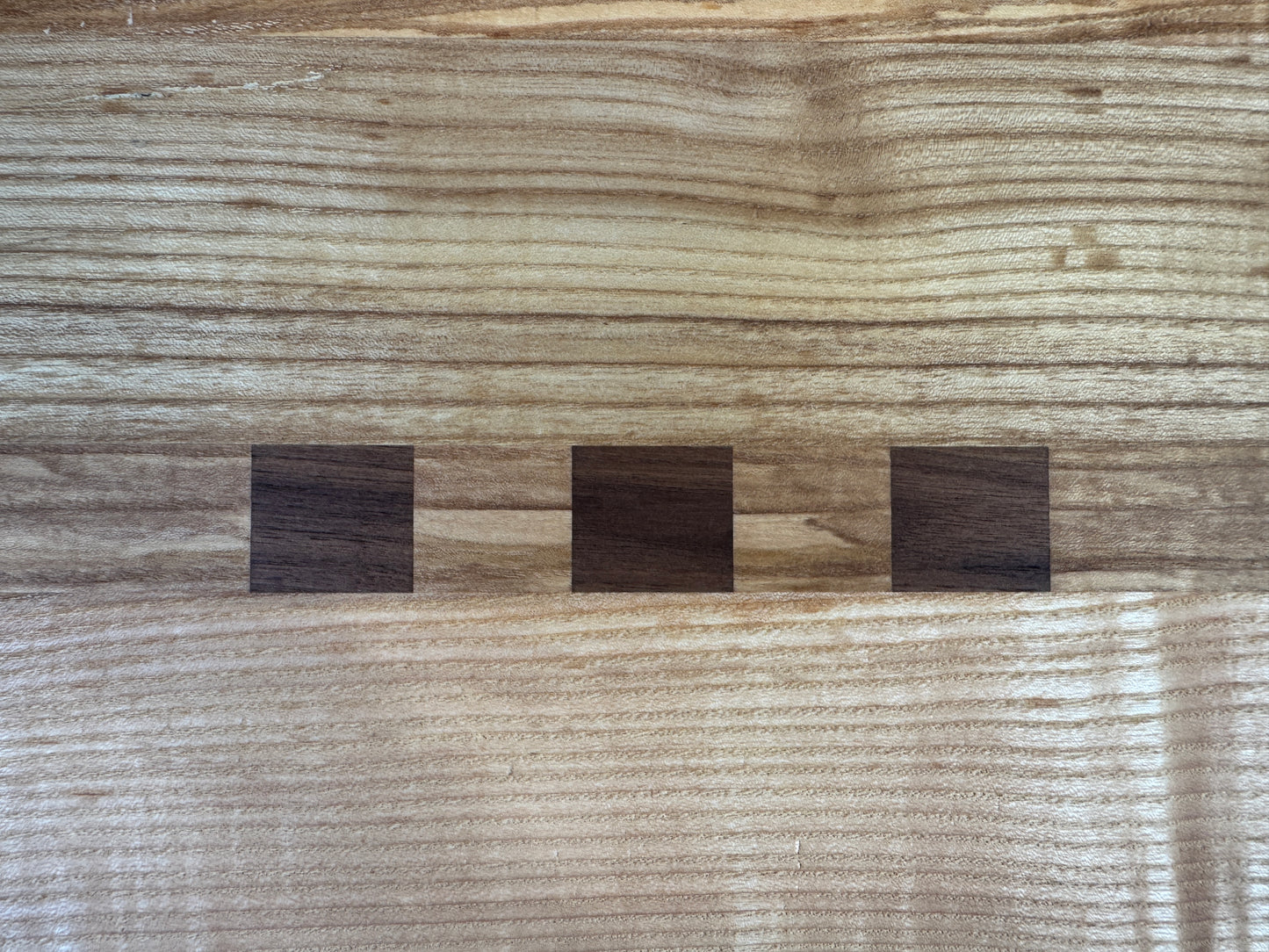 Holzschneidebrett Nr. 116  Esche mit Schwarznuss